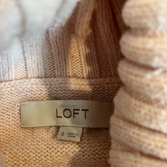Oversized turtle neck sweater, LOFT blush pink size small - Picture 2 of 2